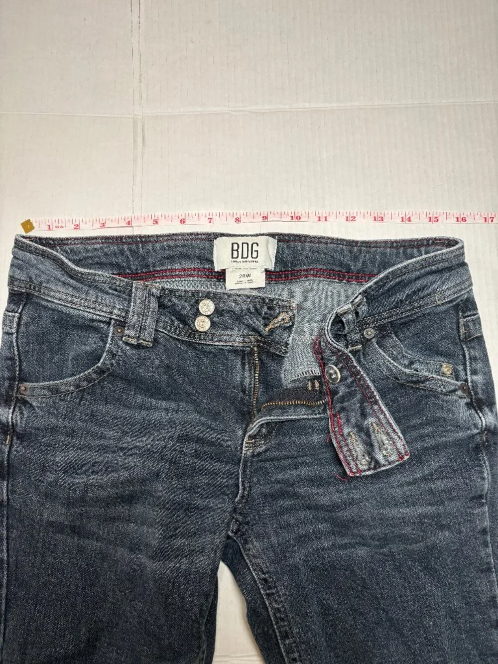 BDG Womens Low rise flare jeans size 28W - Picture 2 of 4